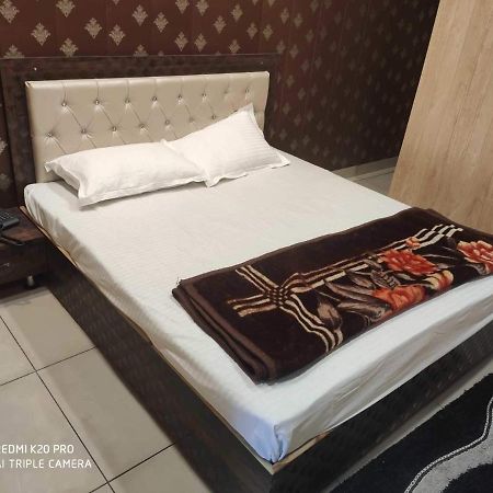 Hotel 7 Deep Ludhiana Esterno foto
