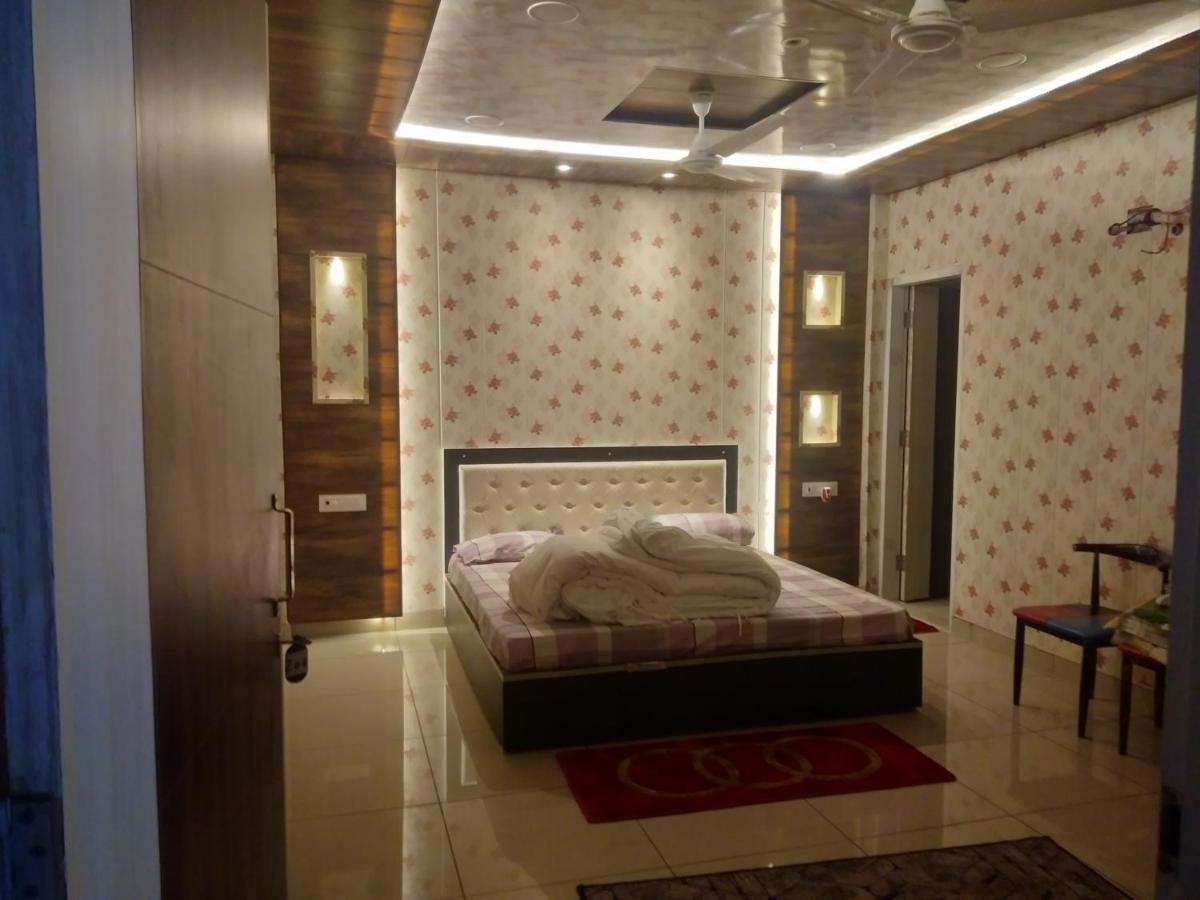 Hotel 7 Deep Ludhiana Esterno foto